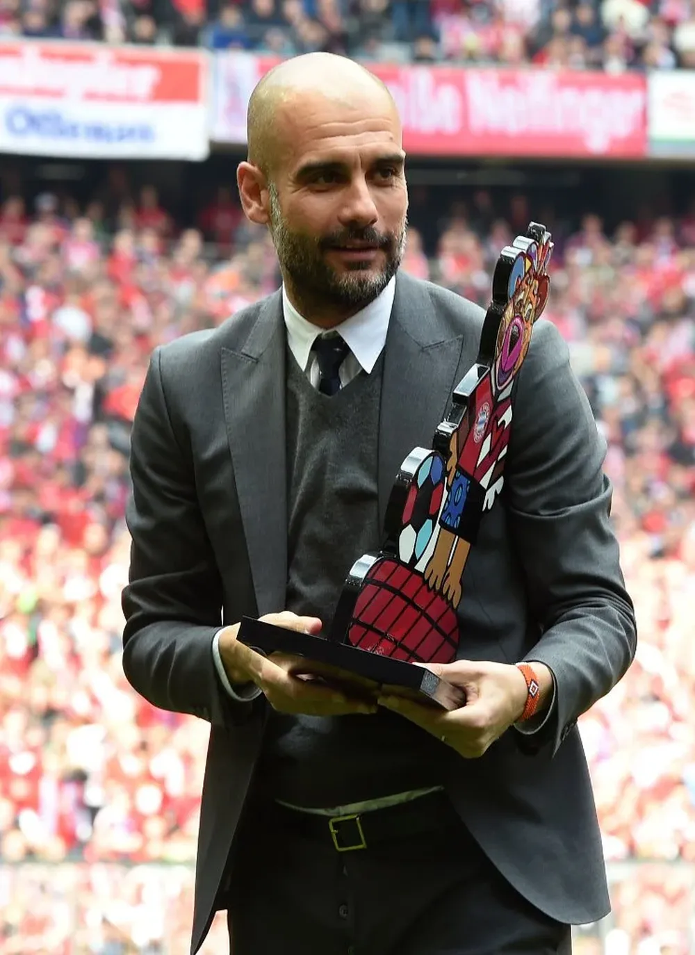 Guardiola, se va del Bayern, con tres Bundesligas ganadas