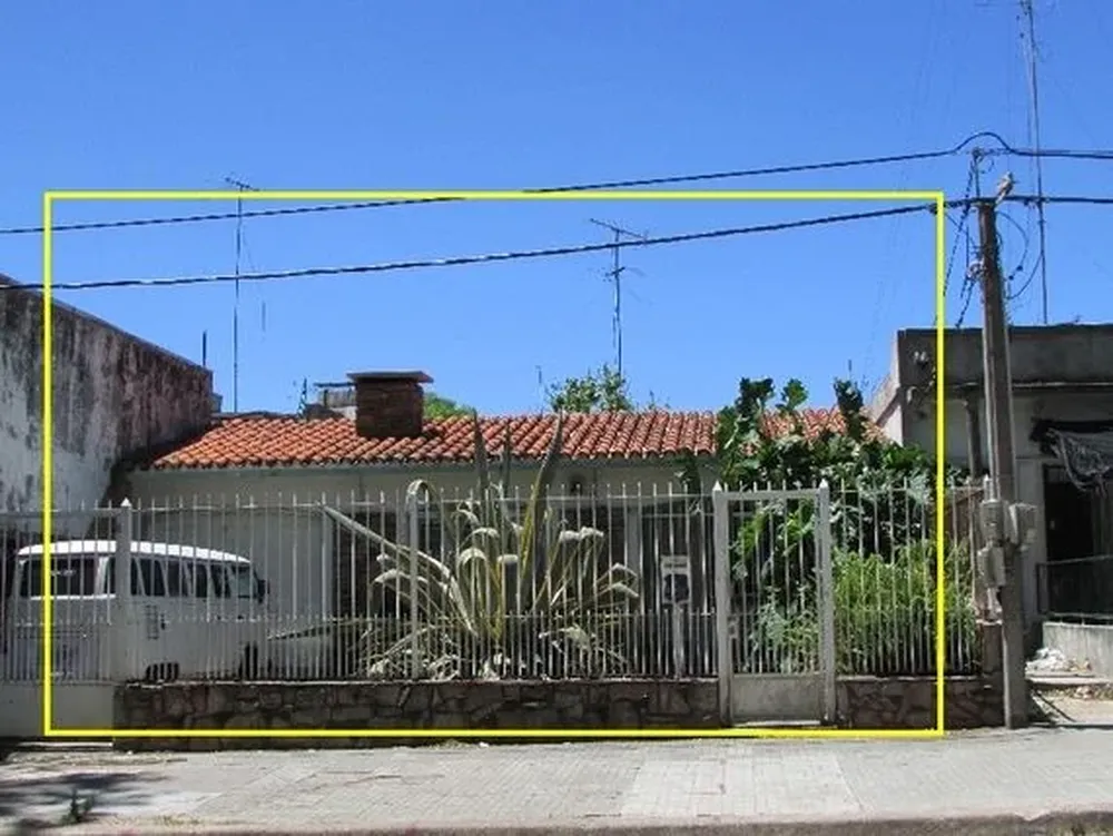 El área de construcción del inmueble es de 126 m2.