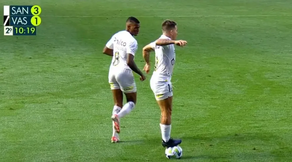 Soteldo y su pisadinha