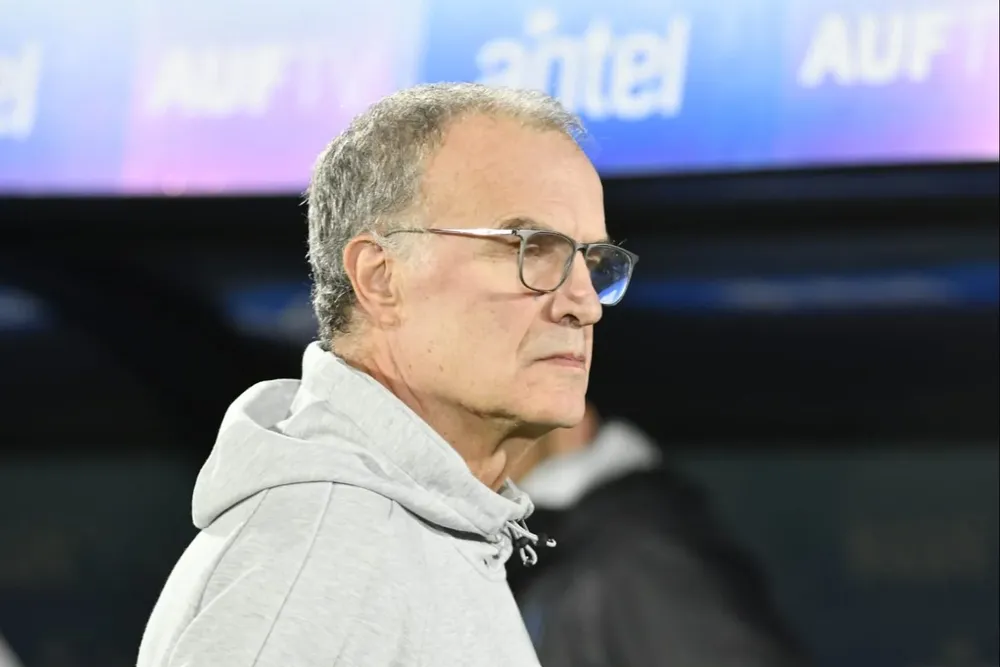 Marcel Bielsa firmó contrató con la AUF en mayo 2023