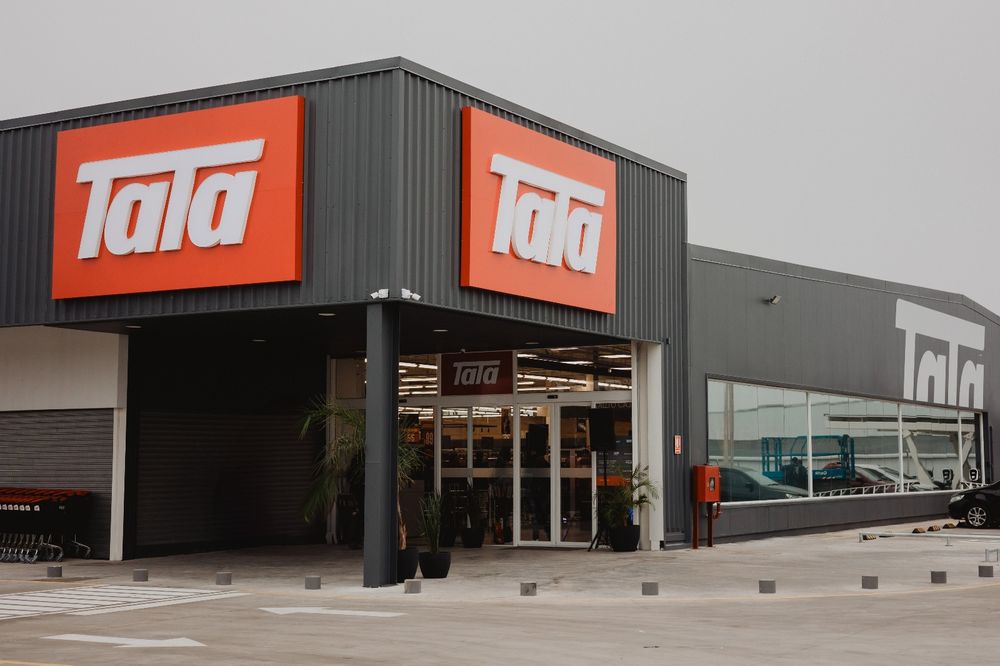 Fachada de un local de Tata. Archivo