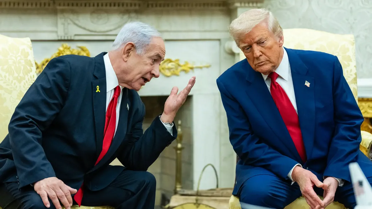 La tregua más corta del mundo: Irán cierra Ormuz por Israel, Trump lo acusa de cambiar el pacto y mete otro tarifazo