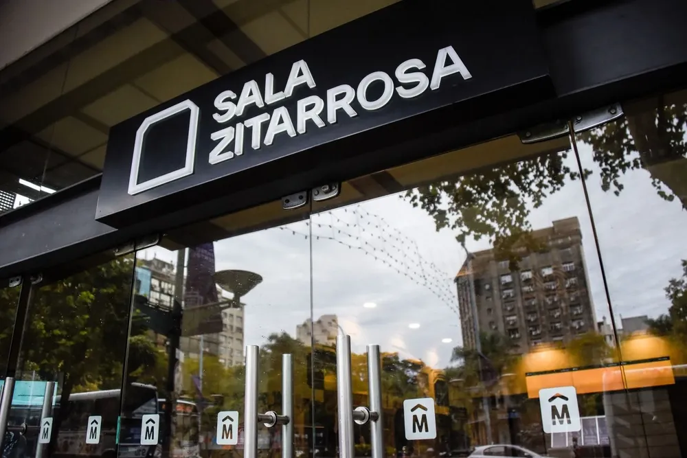 El coordinador organiza y desarrolla el plan de producción técnica de la sala