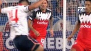 La polémica jugada de Leandro Lozano en el partido Nacional vs River Plate por Copa Libertadores