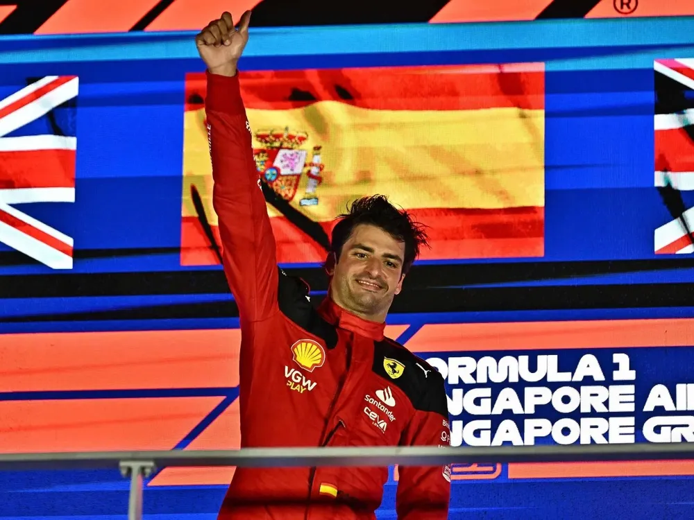 Sainz rompe el silencio.