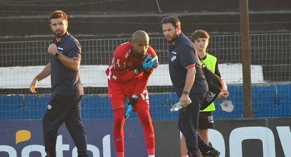 Luis Mejía terminó lesionado el partido entre Nacional y Liverpool en Belvedere