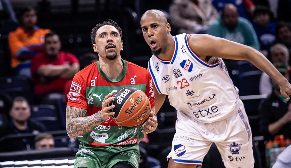  Donald Sims y Ernesto Oglivie