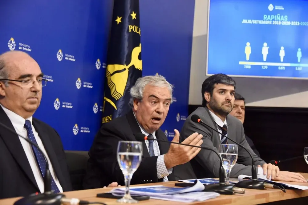 El ministro del Interior, Luis Alberto Heber, durante la presentación de las cifras de delitos del tercer trimestre de 2022