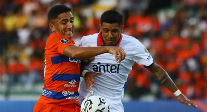 Facundo Cobos y Antonio Galeano en el partido de ida