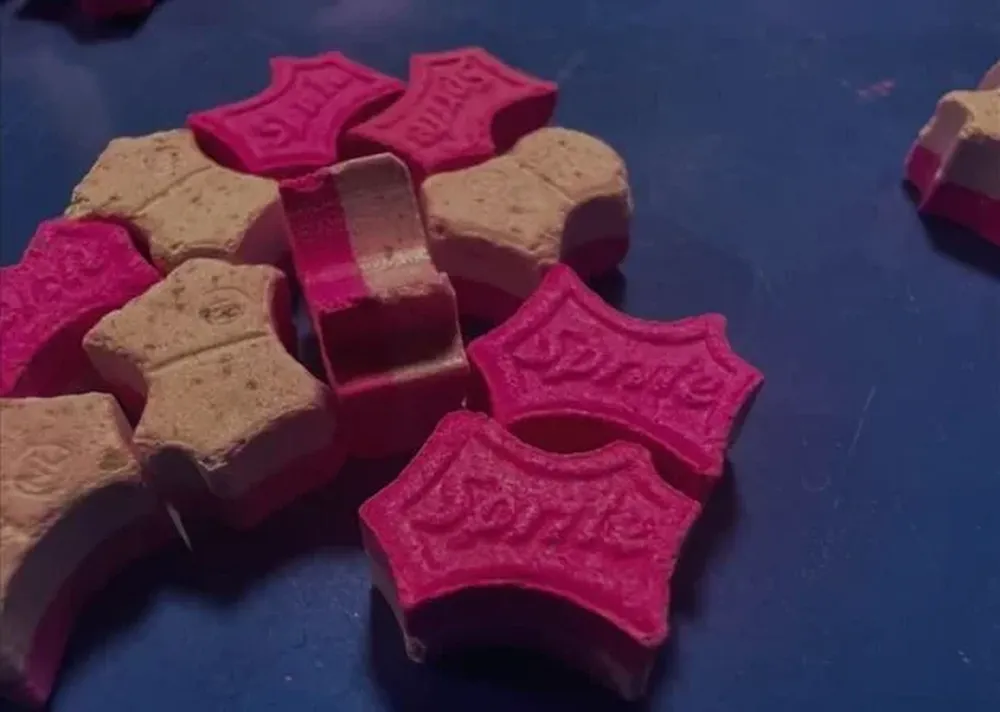 Pastillas de éxtasis con el logo de Sprite