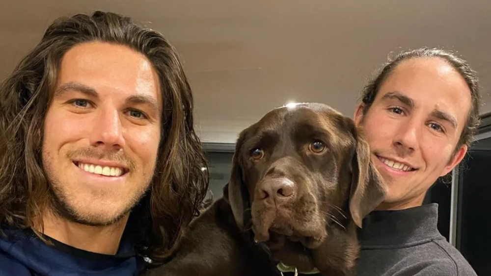 Los hermanos Callum (izquierda) y Jake Robinson estaban de viaje en México para practicar surf cuando fueron asesinados en 2024.