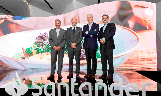 Gustavo Trelles, CEO de Santander UY, Eduardo Sanguinetti, Ministro Turismo UY, Carlos Rey, director de Santander para LATAM, Román Blanco, CEO de Santander Chile.