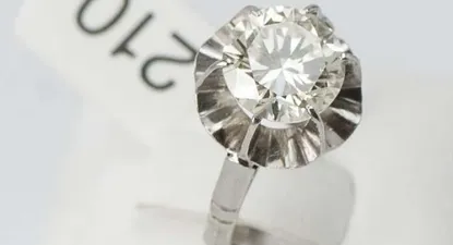 El Observador | Solitario de 18 quilates con brillantes de 2,15 quilates