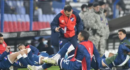 Cabezas alentando a los jugadores