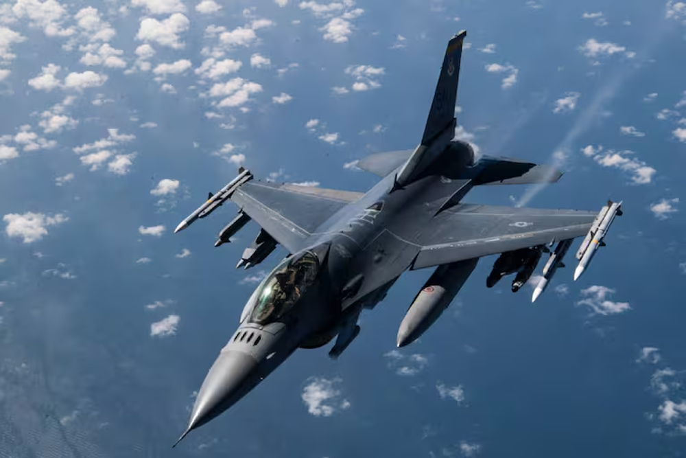 Aviones caza F 16 A B Fighting Falcon