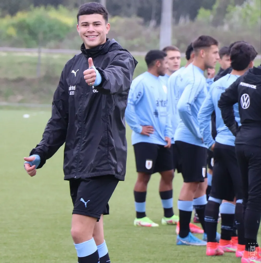 Alan Matturro en las juveniles de Uruguay