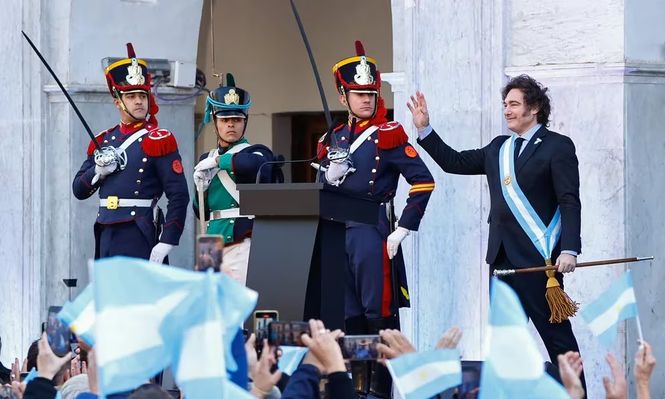 Difunden una encuesta sobre el rumbo del gobierno de Milei, que ya proyecta engrosar sus bancas en el Congreso para 2025