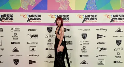 La cantante Aitana posa durante el photocall de los 40 Music Awards 2023.