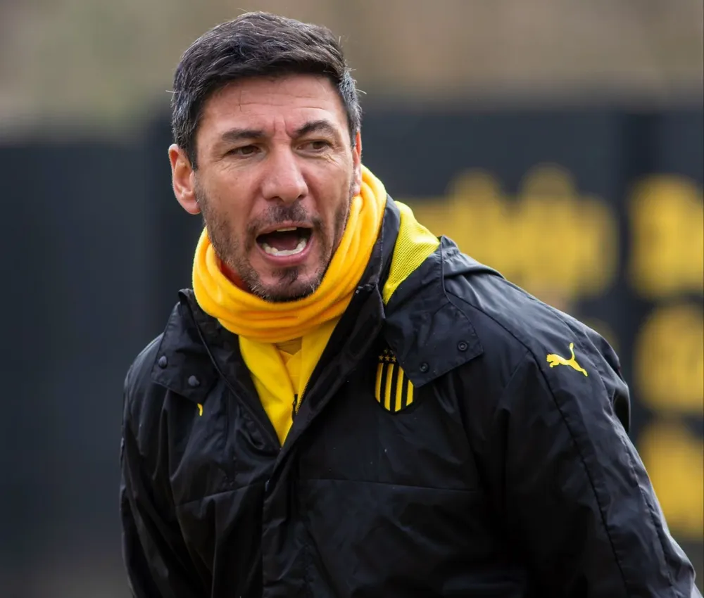 Juan Manuel Olivera dirigió este martes al plantel principal de Peñarol
