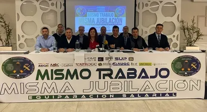 La Plataforma de sindicatos de Policía y asociaciones de Guardia Civil por una jubilación en una rueda de prensa.
