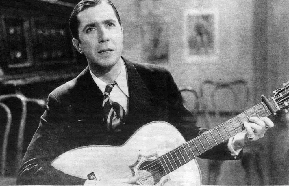 Carlos Gardel uno de los grandes exponentes del peinado a la gomina.