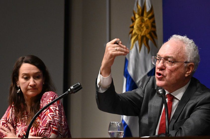 La subsecretaria Valeria Csukasi y el ministro Mario Lubetkin durante la conferencia en la que anunciaron la aceptación para iniciar el proceso de adhesión al CPTPP