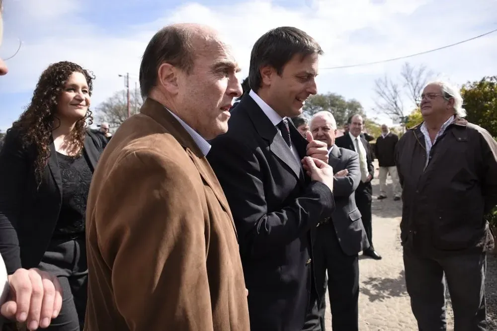 El intendente de Montevideo y el presidente de la ARU hoy en la Rural del Prado.
