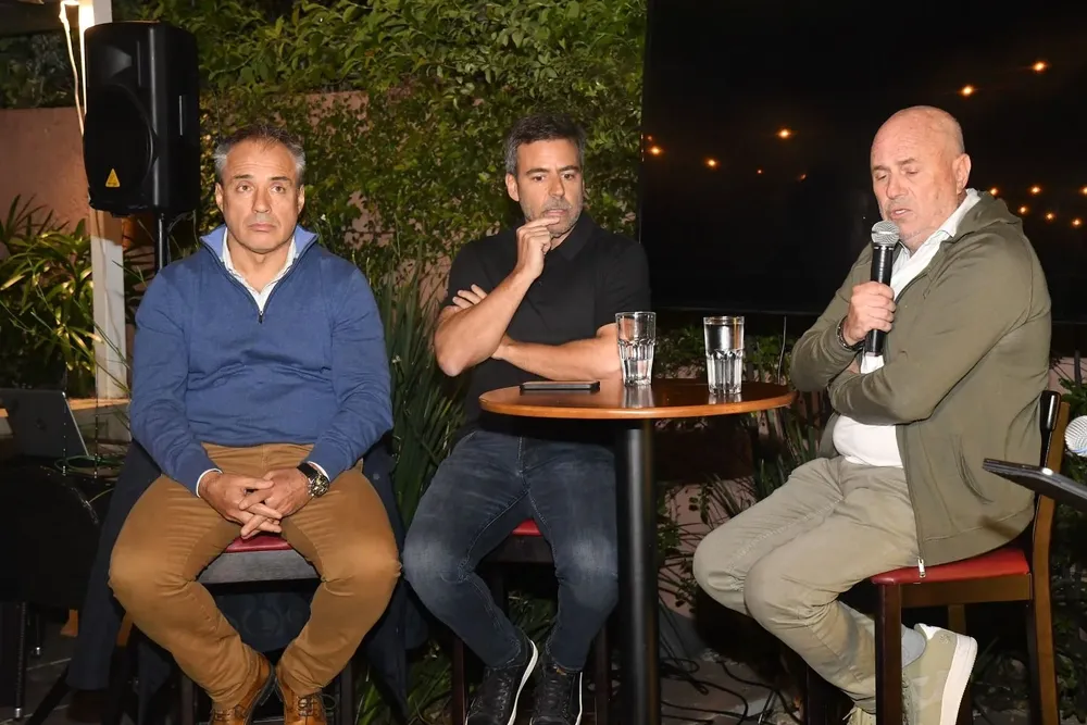 Julio Herrera, en el centro, lanzó la lista 60 junto a Ruibal y Novick