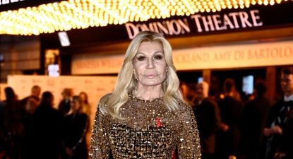 La diseñadora de moda italiana Donatella Versace.