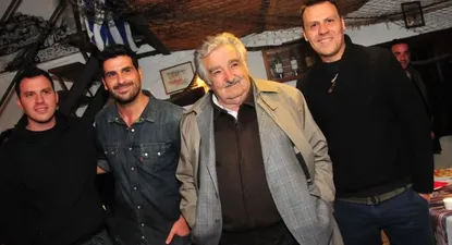 José Mujica junto a Martín, Yamandú y Tabaré Cardozo