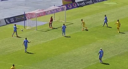 El increíble gol en contra que se dio en el fútbol de Chile