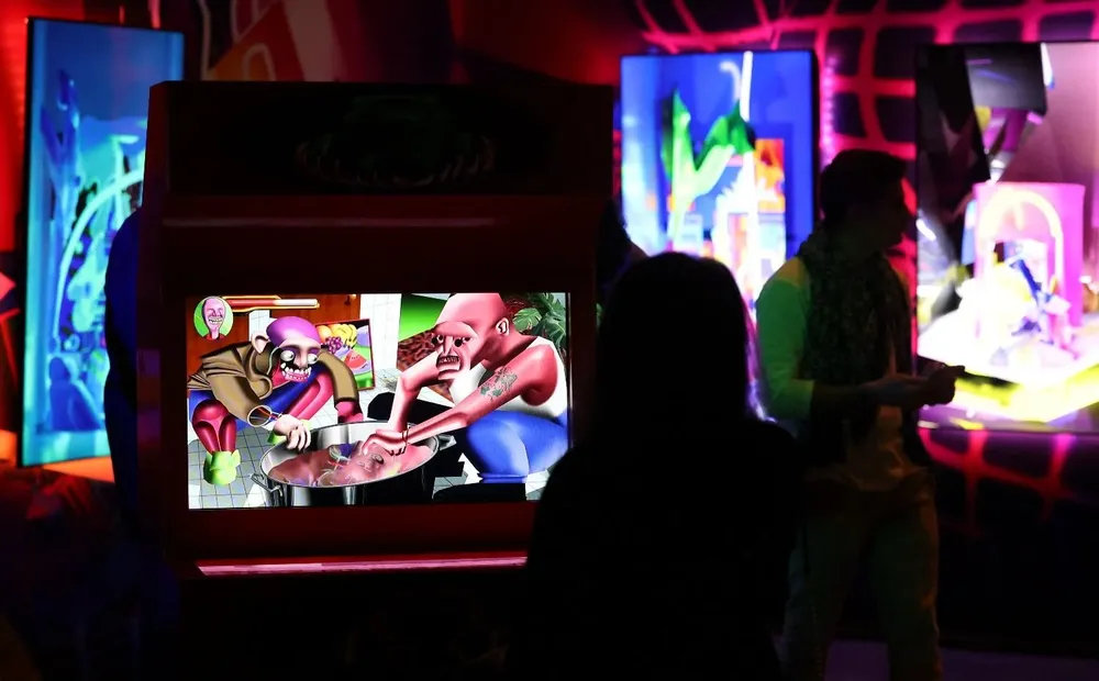 Las instalaciones de NFTation en exhibición durante la 15.ª edición de Art Dubai en Madinat Jumeirah, en el emirato del Golfo de Dubai