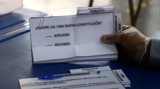Después de un año de convulsión social, Chile vota para decidir si redacta una nueva Constitución