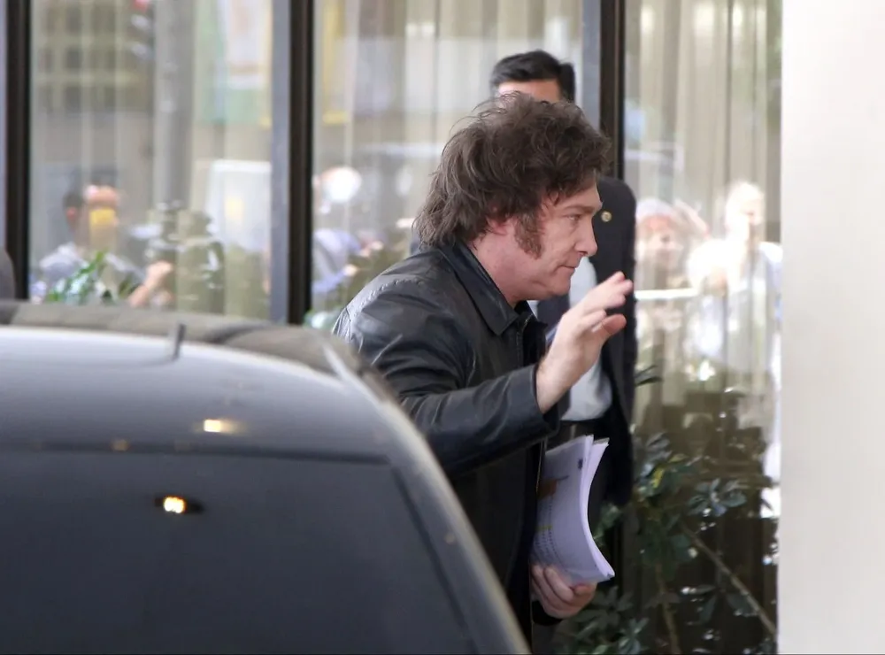 Milei llega al Hotel Libertador