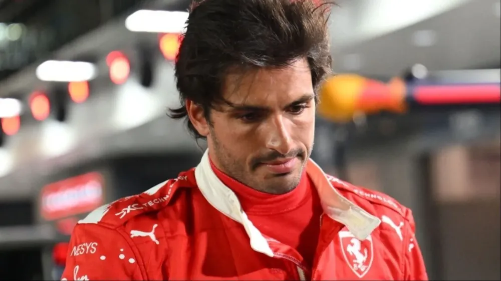 Sainz se molesta con la FIA.