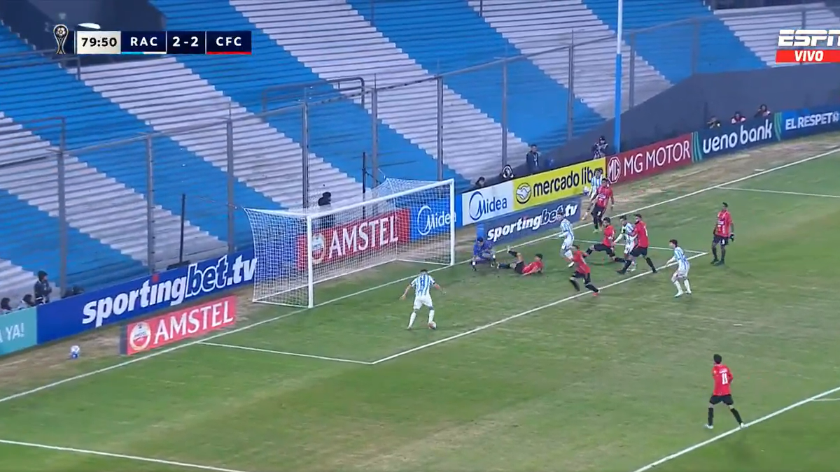 El errado del año: el tremendo gol que se perdió Maravilla Martínez en la eliminación de Racing Club