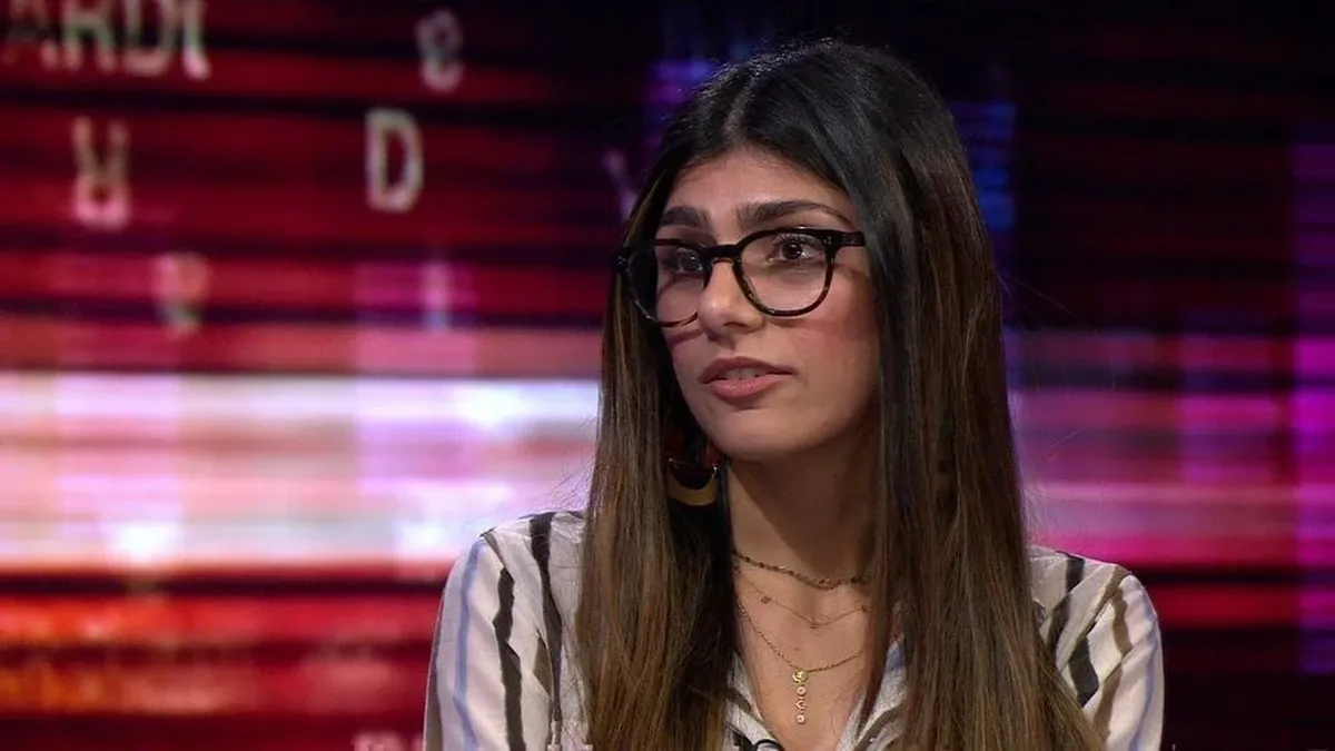 Entrevista con Mia Khalifa: Quería hacer porno como mi pequeño y sucio  secreto, pero me explotó en la cara