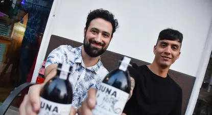 Los emprendedores que sirven café frío