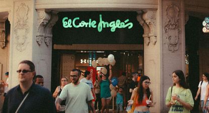 El Corte Inglés busca personal para la temporada de navidad con sueldos competitivos.