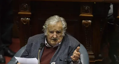 Mujica recibió su primera dosis de Pfizer