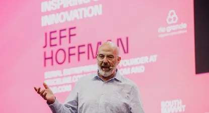 Jeff Hoffman, fundador de Booking
