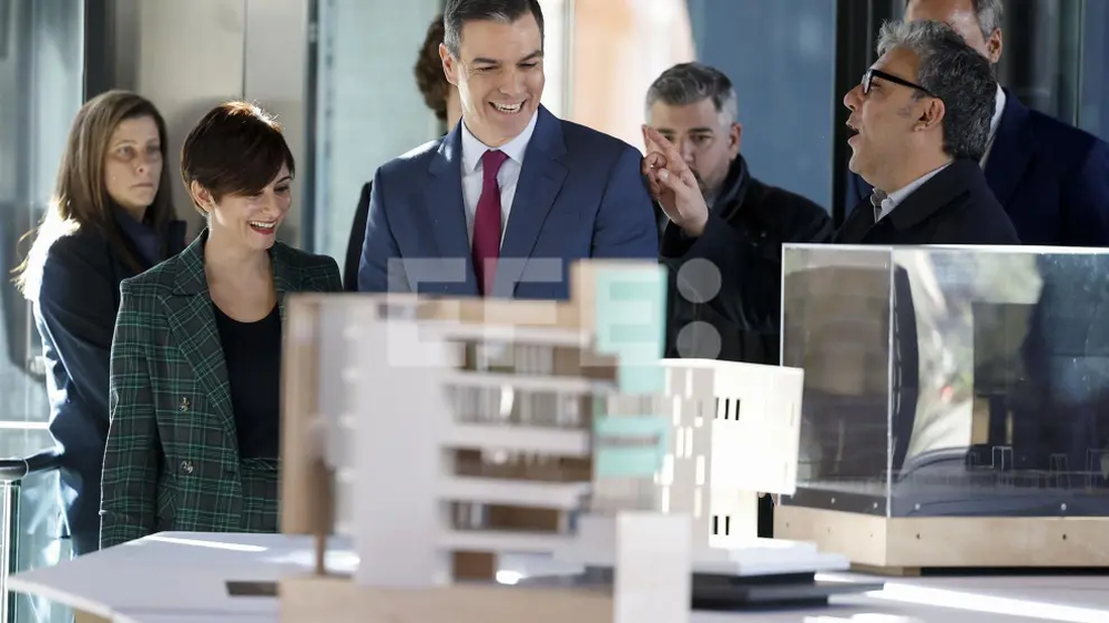 Pedro Sánchez e Isabel Rodríguez en inauguración de la casa de la Arquitectura, en Madrid. EFE