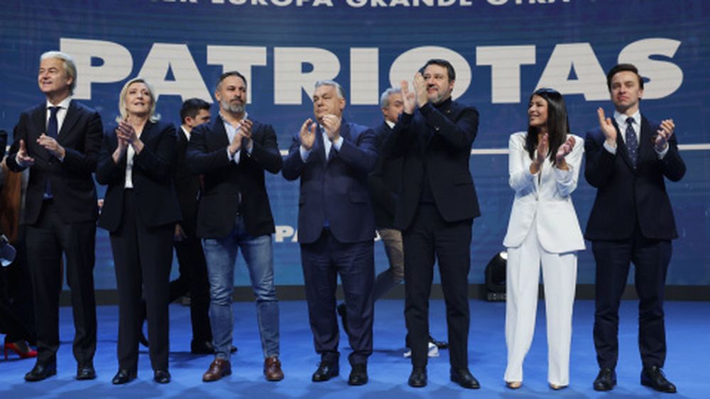 La foto real de Abascal en la cumbre Patriots.