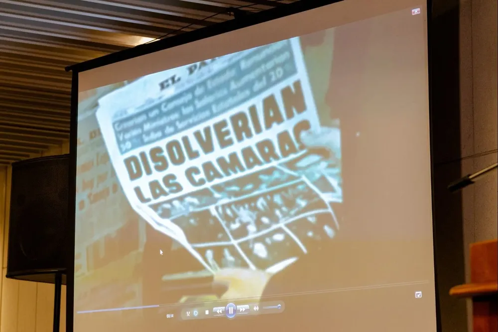 El Parlamento homenajeó a los jóvenes de la Generación del ´83 con una placa conmemorativa en El Pasaje de la Democracia