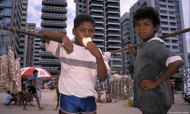 Los datos señalan que, en 2022, unos 756.000 menores realizaban tareas incluidas la Lista de las Peores Formas de Trabajo Infantil de la Organización Internacional del Trabajo.