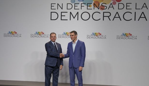 "Los países pequeños no tenemos el lujo de la indiferencia": el discurso de Orsi en cumbre internacional en Defensa de la Democracia