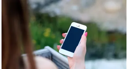 Varios sectores incluyen en convenios colectivos prohibición del uso del celular