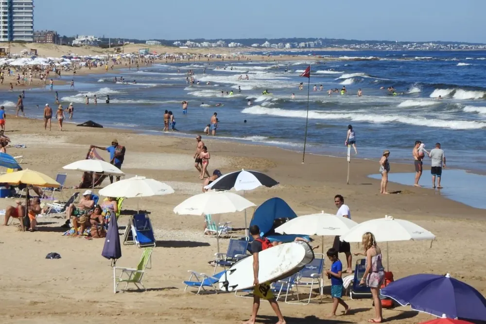 Más del 60 % de los encuestados de EE.UU. y Puerto Rico que forman parte de la comunidad LGBTQ+ tienen previsto viajar más de dos veces durante 2024