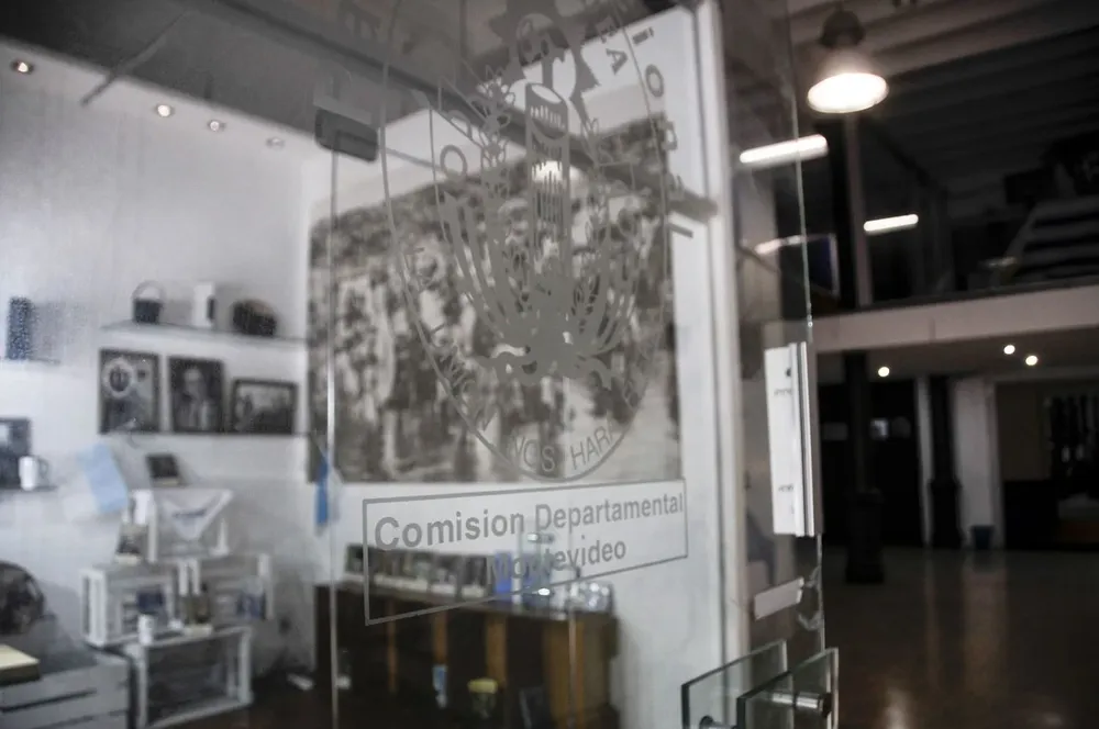 A la salida de la dictadura, tanto blancos como colorados tenían un peso de cierta relevancia en la central obrera