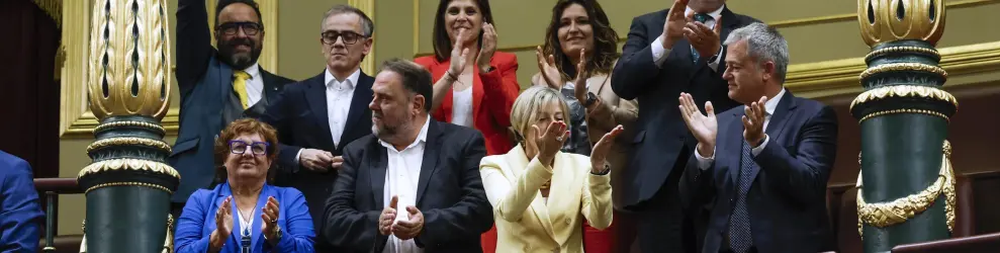 El presidente de ERC, Oriol Junqueras; el portavoz de ERC en el Congreso, Gabriel Rufián y la secretaria general adjunta de ERC, Marta Vilalta, a su llegada al pleno en el Congreso de los Diputados
